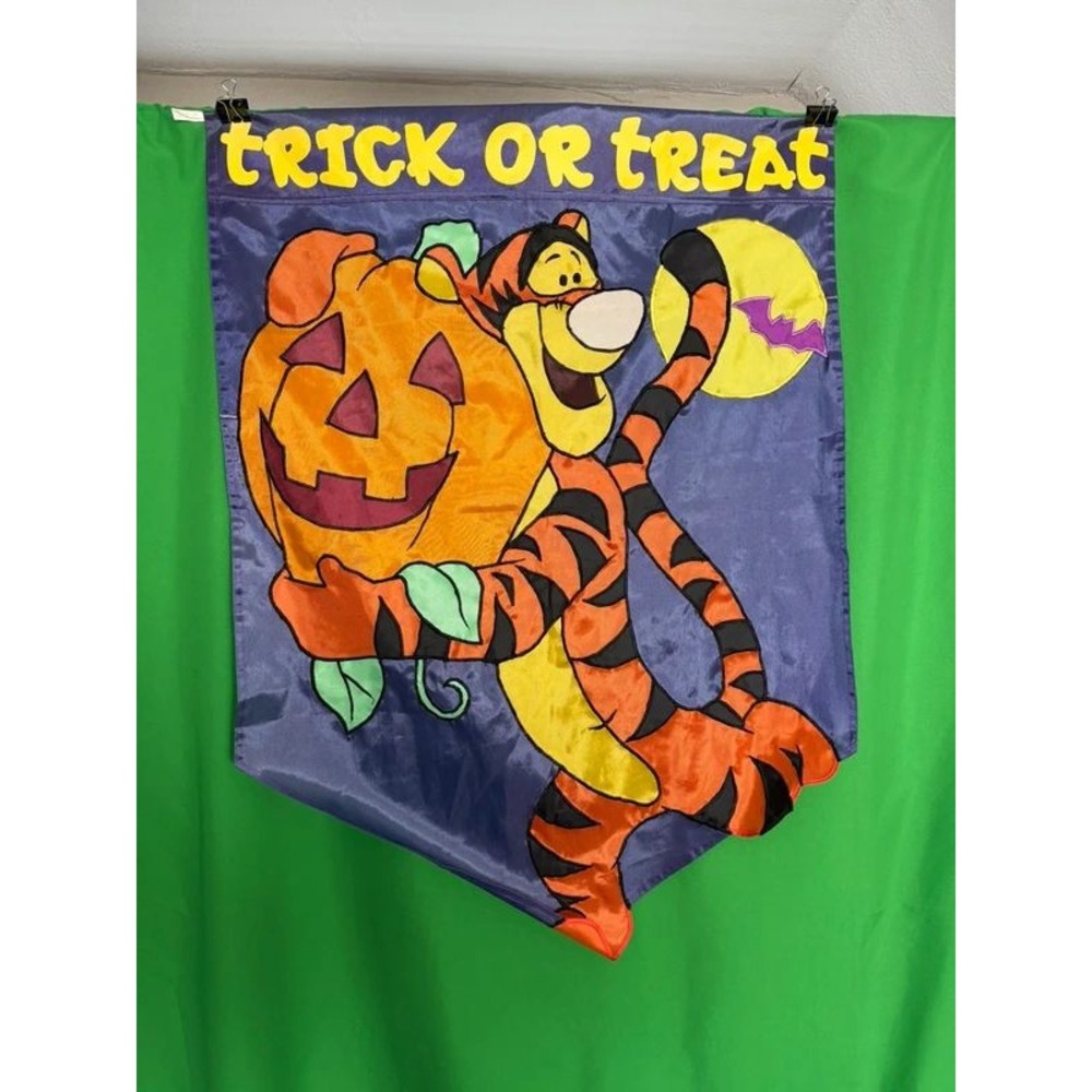 Vintage 2000 Disney Tigger Trick or Treat Halloween House Flag Pooh 28x40
